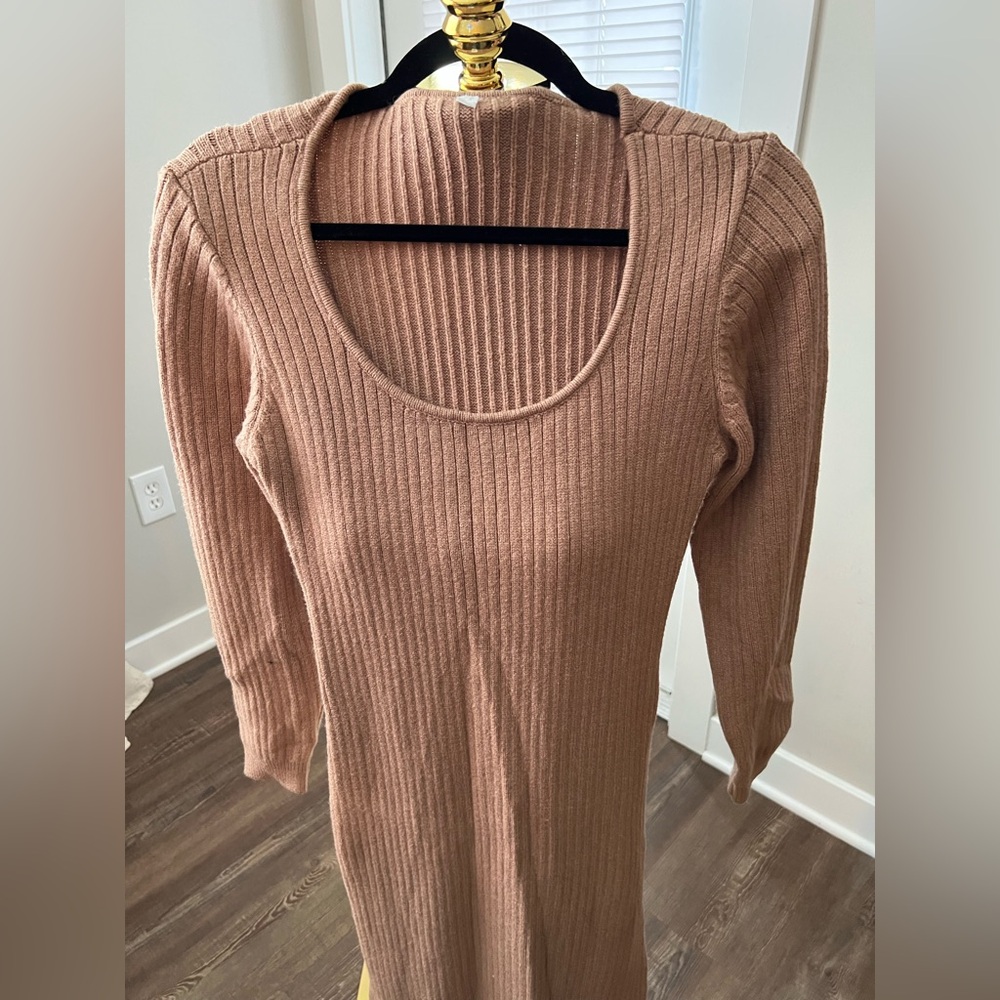 Elegant Tan Ribbed Knit Dress - Picture 4 of 6